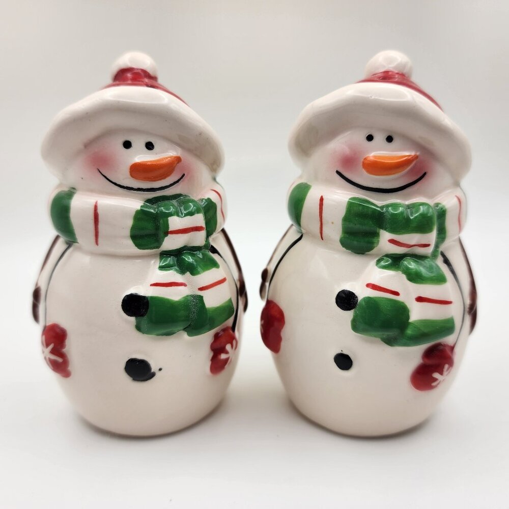 New Young's Snowman 3.5" Salt and Pepper Shakers Christmas Holidays Decorations